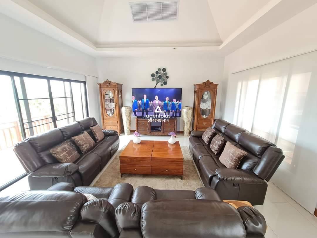 ขายพูลวิลล่าติดทะเลบางเสร่ เดินลงหาดได้เลย