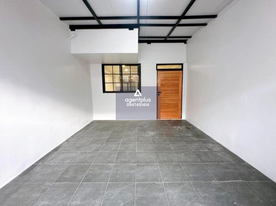 ทาวน์เฮาส์รีโนเวทใหม่ ใกล้ BTS บางจาก พร้อมเข้าอยู่