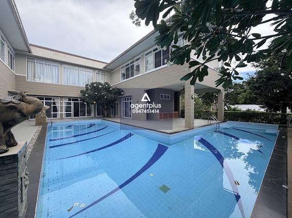  ขายบ้านหลังใหญ่พร้อมสระส่วนตัว 6 ห้องนอน พัทยา  โครงการติดหาด เดินลงหาดได้