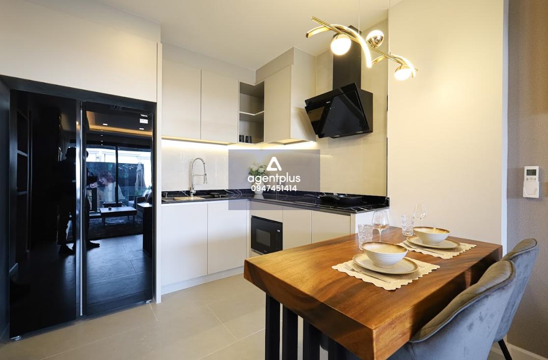 คอนโดหรูใกล้ทะเล – Living Space ระดับ Premium ยูนิตขนาดเล็กแบบ 1 ห้องนอน