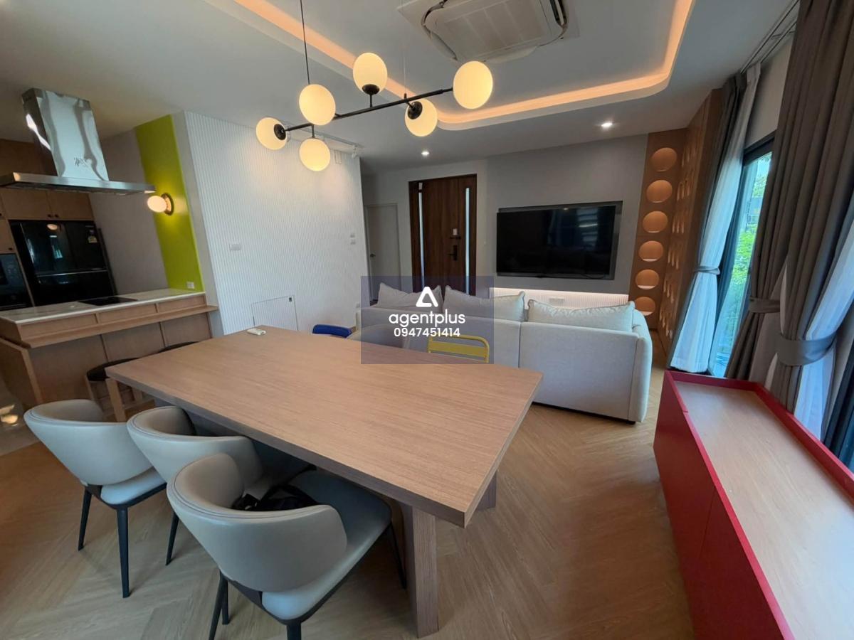 ให้เช่าทาวน์โฮม 4 ห้องนอน บางนา  บ้าน 3 ชั้น  แต่งสวย ต้นโครงการ ตรงข้ามสวน พร้อมอยู่