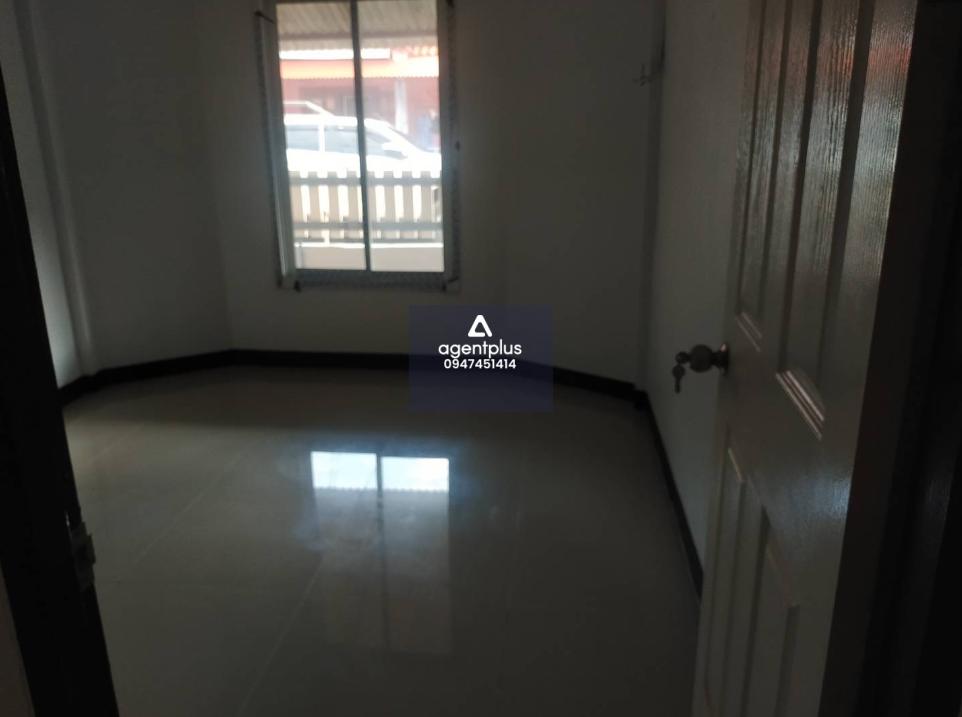 ทาวน์เฮ้าส์ชั้นเดียว การคมนาคมสะดวกสบาย สาธารณูปโภคครบ โครงการภู่มณีเฮ้าส์ บ้านฉาง ซอยประชุมนิมิตร 1 ถนนสุขุมวิท (ทล.3)