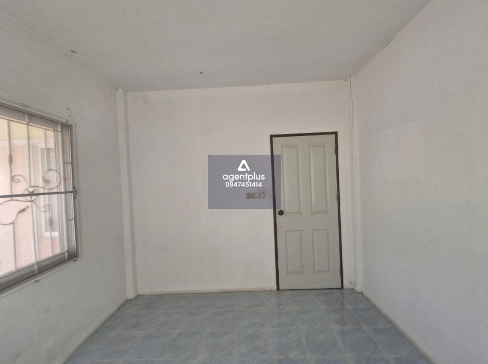 บ้านแฝด โครงการบ้านปาล์มวิลล่า 2 บ้านแฝดชั้นเดียว ทำเลดี ติดถนน เดินทางเข้า-ออกสะดวก อยู่ใกล้แหล่งชุมชน