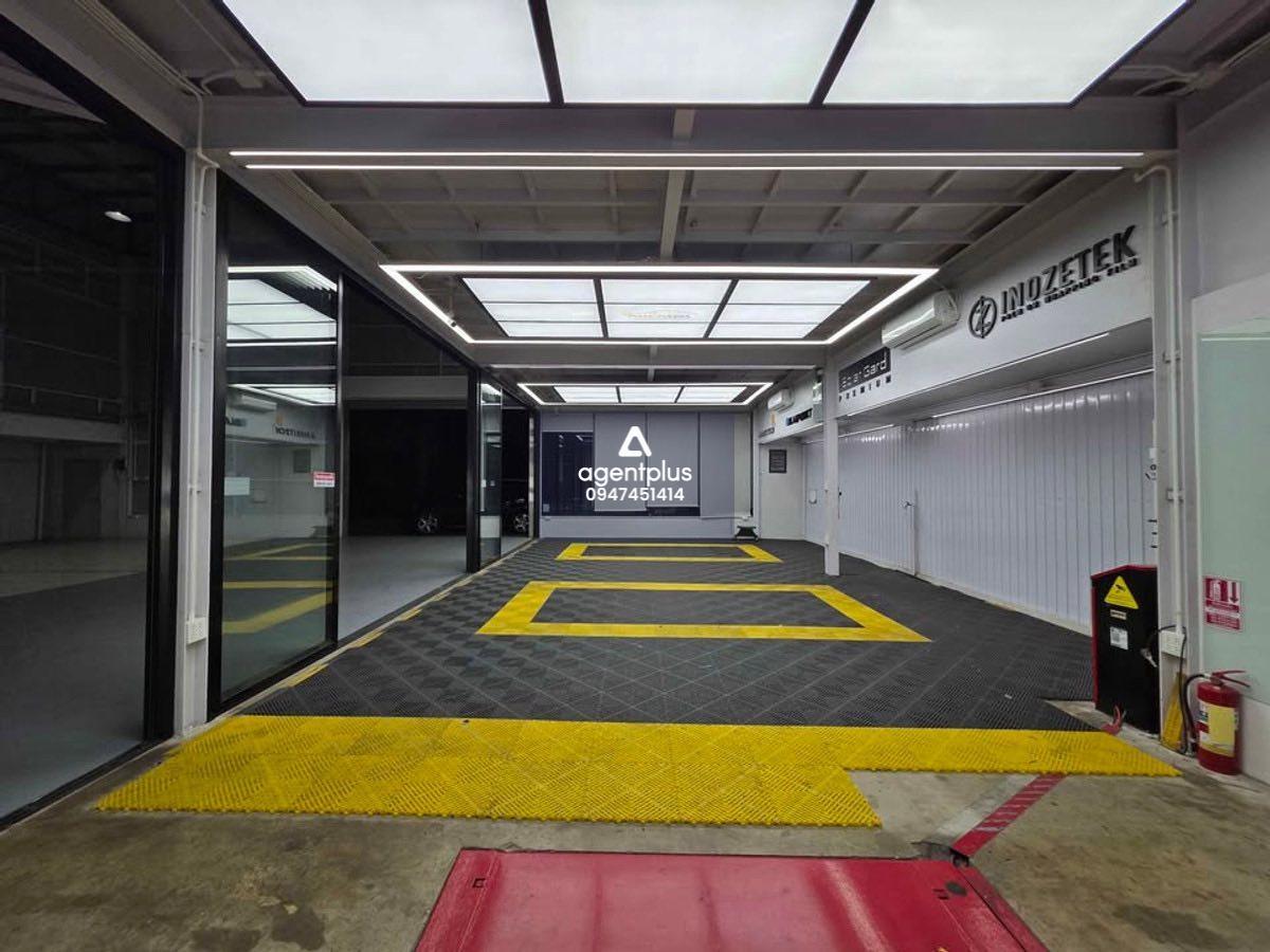 *ให้เช่า โกดังและโชว์รูม ย่านพระราม 9