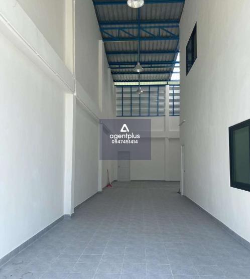 ให้เช่าโกดัง พร้อมสำนักงานและที่พักอาศัย