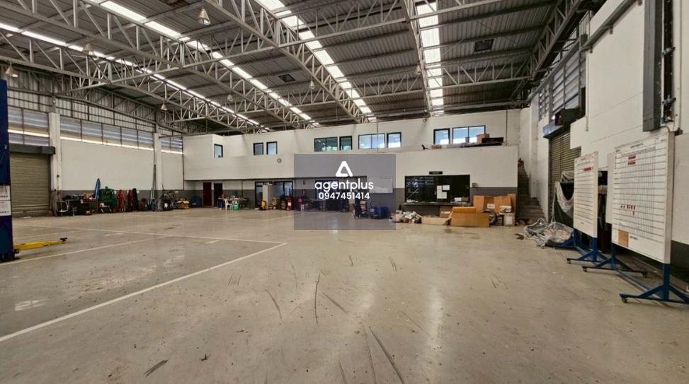 ขาย/ให้เช่า โชว์รูมพร้อมใช้งาน เมืองสิงห์บุรี (ติดสายเอเชีย) ทำเลทอง ติดถนนใหญ่ ใกล้ Top Plaza และรายล้อมด้วยโชว์รูมรถชั้นนำกว่า 4–5 แห่ง