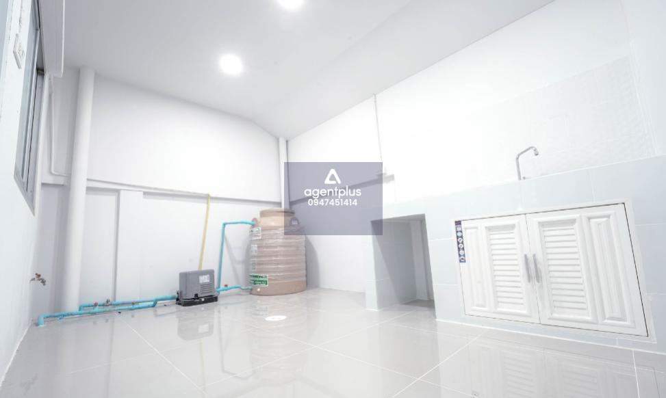 ขายบ้านทาวน์เฮ้าส์ 3 ชั้น บ้านรีโนเวท แปลงโฉมใหม่  หมู่บ้านริมสวนดอนเมือง ซอย ประชาอุทิศ 12