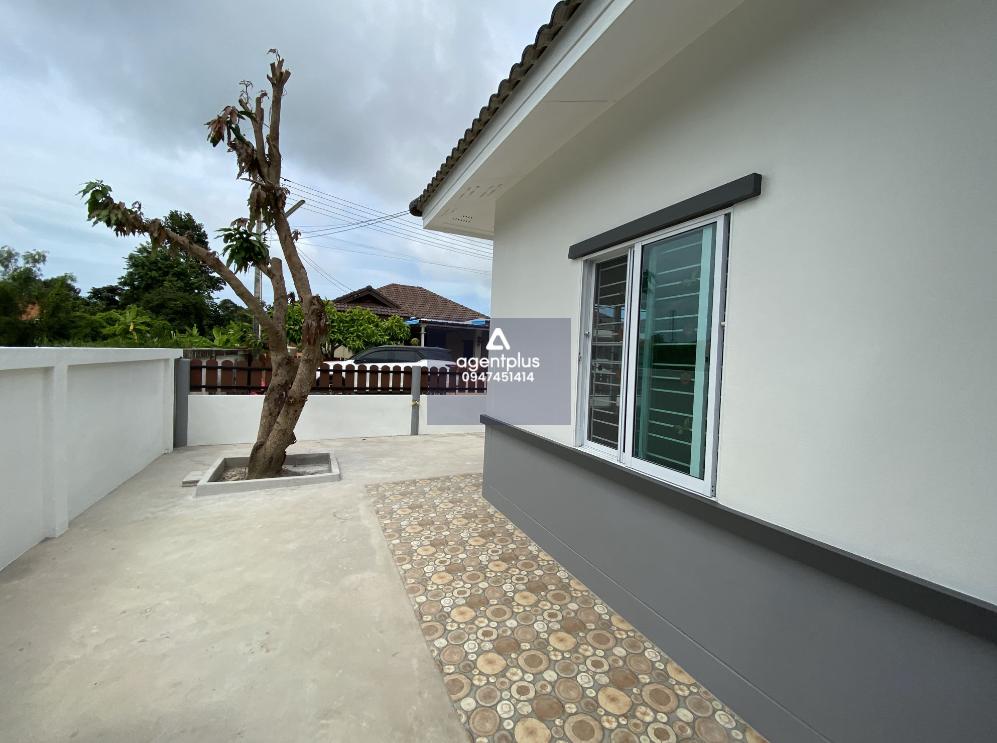 บ้านเดี่ยวชั้นเดียว การคมนาคมสะดวก สาธารณูปโภคครบครัน ห่างจากถนนสุขุมวิทประมาณ 2 กม. ศักดิ์ทิพย์ 7 เมืองระยอง ปรับปรุงใหม่