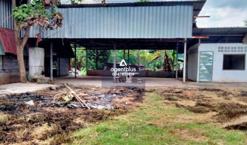 *ขาย ที่ดินพร้อมสิ่งปลูกสร้าง ติดถนนมะลิวัลย์ 