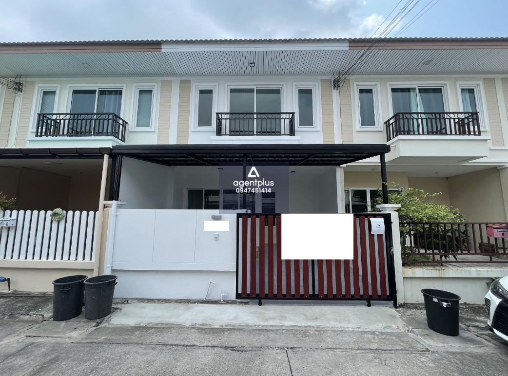 ทาวน์เฮ้าส์ 2 ชั้น แสนสุขทาวน์ ภายในกว้างขว้าง เดินทางเข้า-ออกสะดวก อยู่ใกล้สถานที่สําคัญ