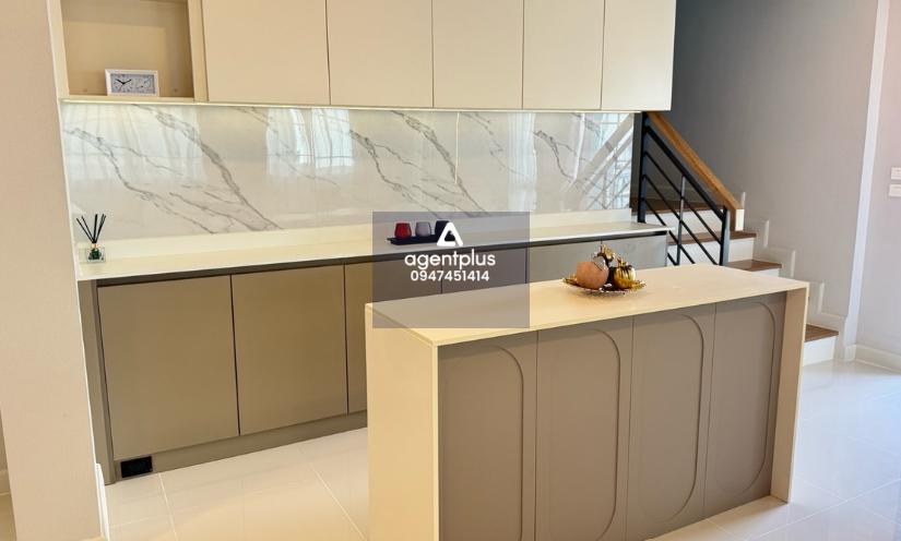 ขาย/เช่า centro bangna ติดเมกา บางนา เฟอร์นิเจอร์ครบ