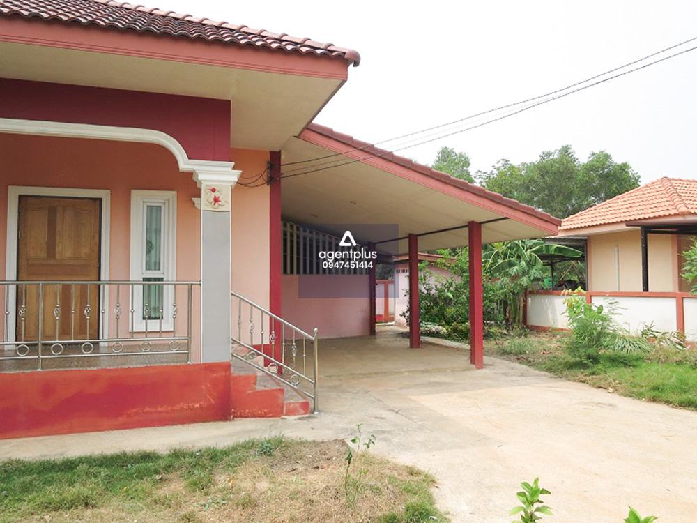 บ้านเดียวชั้นเดียว ทำเลที่สะดวกสบาย โดยสามารถเข้า-ออกได้จาก ถนนฉะเชิงเทรา-สัตหีบ (ทางหลวงหมายเลข 331) ซึ่งเป็นถนนสายหลักที่เชื่อมต่อกับนิคมอุตสาหกรรมเกตเวย์ และนิคมฯ 304 ได้ง่าย มีแหล่งอำนวยความสะดวกครบครัน