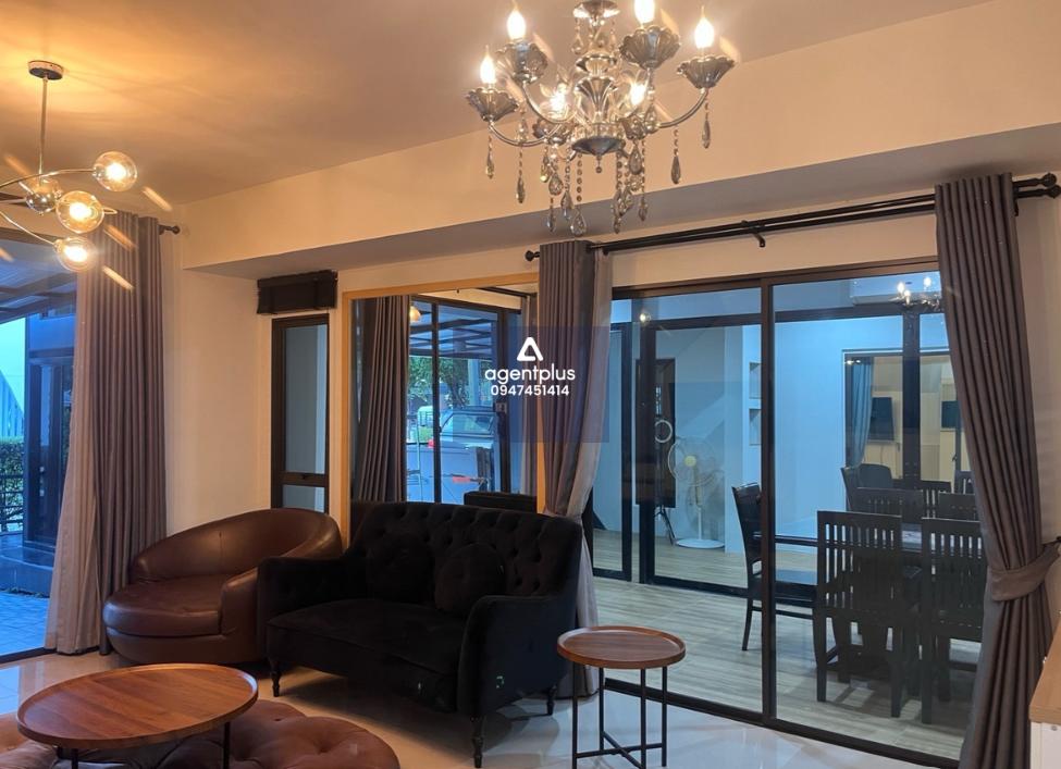 ให้เช่าทาวน์โฮมหรู วิวสระ พื้นที่ใช้สอยเท่าบ้านเดี่ยว PLENO พระราม9  - กรุงเทพกรีฑา1 สระว่ายน้ำอยู่หน้าบ้าน วิวดีมาก เฟอร์นิเจอร์ครบครัน