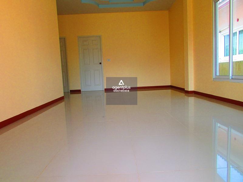 บ้านเดี่ยว โครงการแสนสุข ปรับปรุงใหม่ ถนนบางบ่อ-หนองครก (ฉช.3018) แยกจากถนนยุทธศาสตร์สัตหีบ-พนมสารคาม (ทล.331) การคมนาคมสะดวก ระบบสาธารณูปโภคครบ