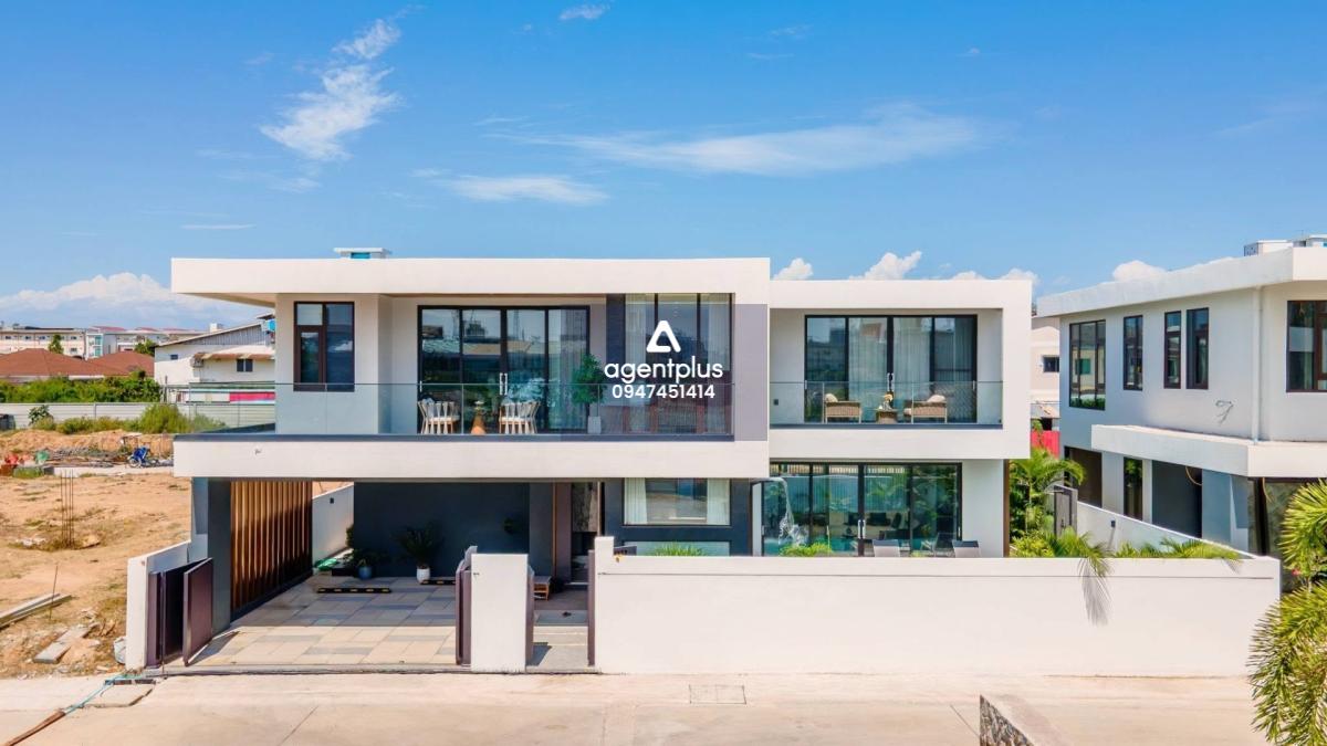 ขายพูลวิลล่าหรู 4 ห้องนอน สุขุมวิท–พัทยา 71 พัทยา Modern Luxury พร้อมสระส่วนตัว