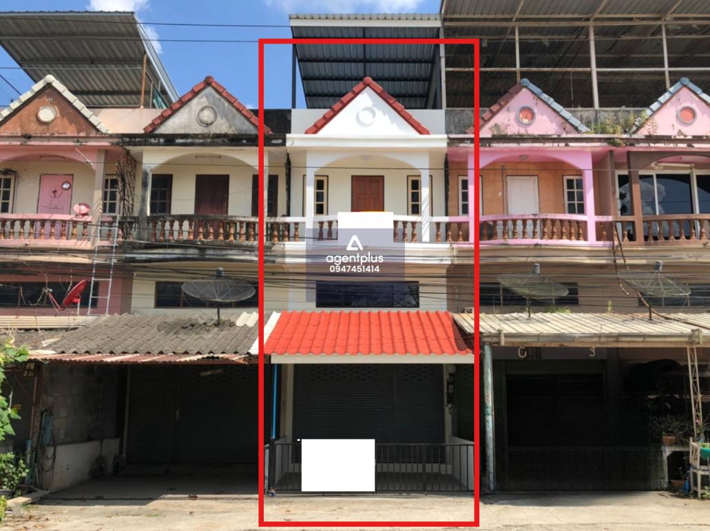 อาคารพาณิชย์ 2 ชั้น โครงการปรีดาแลนด์ ทำเลดี บริเวณรอบทรัพย์เป็นย่านที่อยู่อาศัย การคมนาคมสะดวก รายล้อมด้วยสาธารณูปโภคครบ เหมาะสำหรับอยู่อาศัยและทำธุรกิจขนาดเล็ก