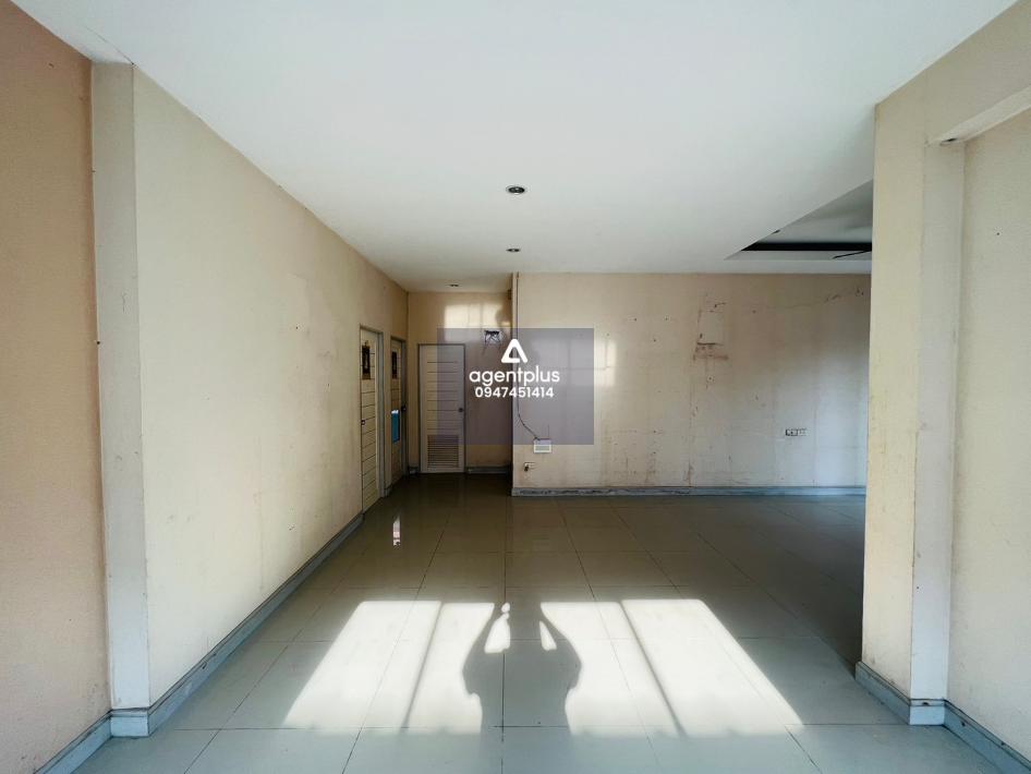 บ้านเดี่ยวชั้นเดียว เบญจวรรณ ชลบุรี ทำเลดี ติดถนนสายบางละมุง-ระยอง การเดินทางสะดวก อยู่ในย่านชุมชน