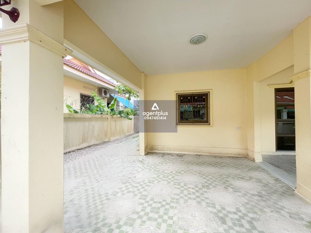 บ้านเดี่ยวชั้นเดียว โครงการบ้านนวพร ระยอง ทำเลดี สามารถเข้า-ออก ได้หลายเส้นทาง ถนนทางหลวงชนบท รย. 4034 และถนนทางหลวงแผ่นดินหมายเลข 3375 เดินทางสะดวก