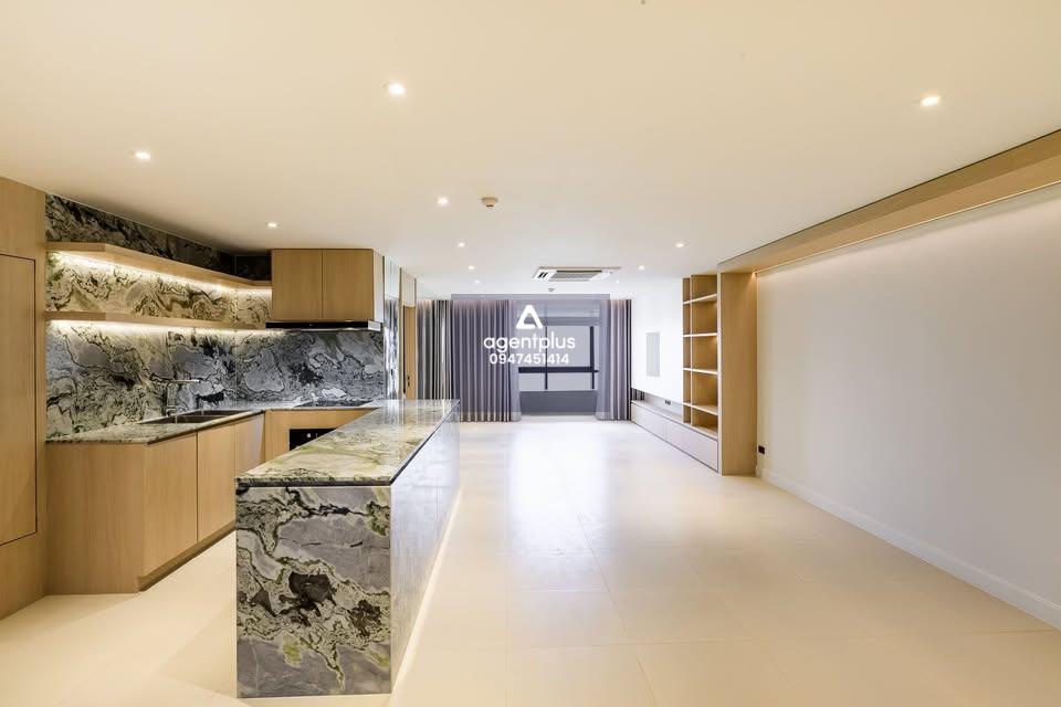 ขายด่วนคอนโดติดชายหาดจอมเทียน ห้องรีโนเวทใหม่ จอมเทียน พลาซ่า คอนโดเทล 