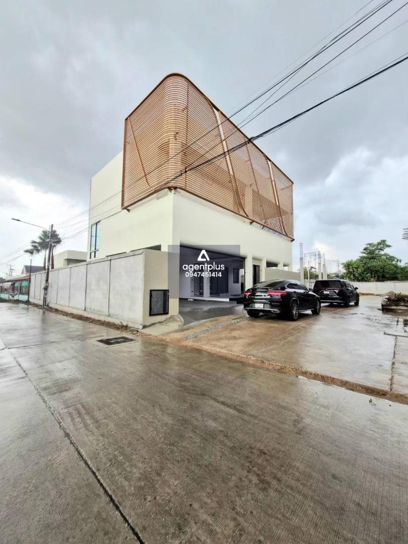 วิลล่า R01 (บ้านแม่ 13) ทุ่งกลมตาลหมัน 27 ปล่อยทำรายวันได้ สไตล์โมเดิร์น 