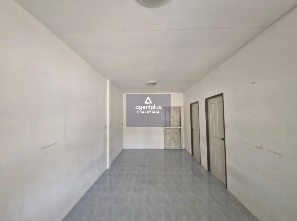 บ้านแฝด โครงการบ้านปาล์มวิลล่า 2 บ้านแฝดชั้นเดียว ทำเลดี ติดถนน เดินทางเข้า-ออกสะดวก อยู่ใกล้แหล่งชุมชน