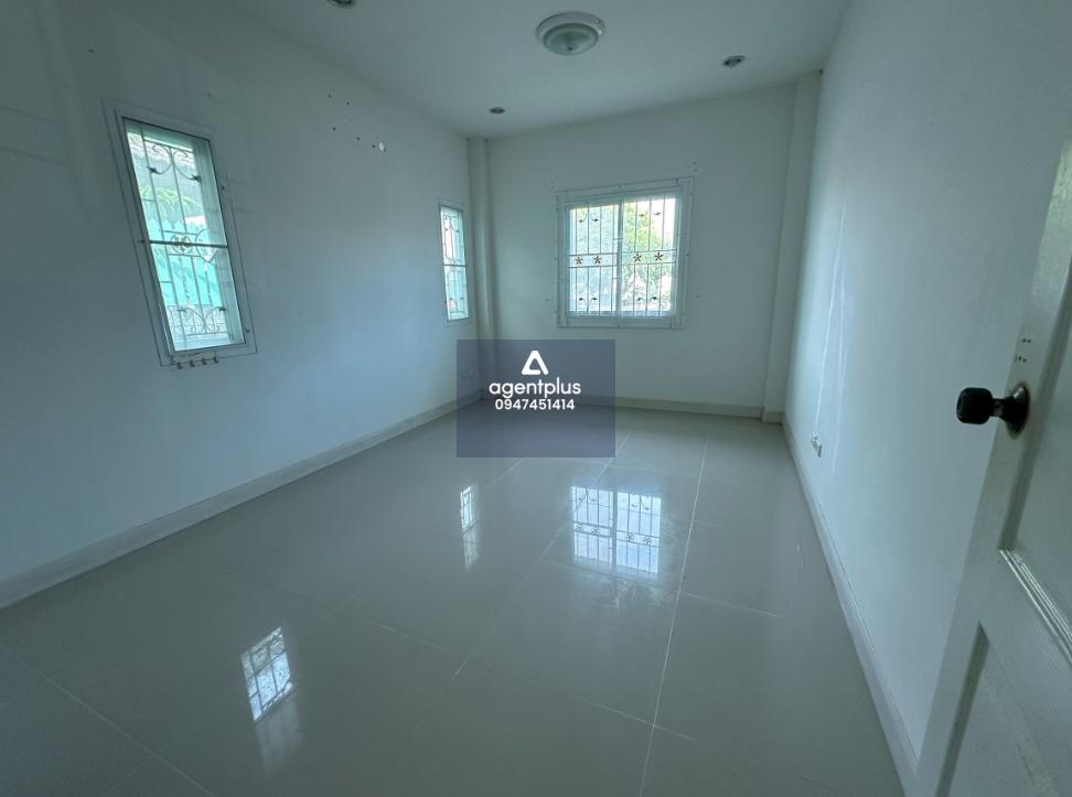 โครงการโอโซนวิลล่า บ้านเดี่ยวชั้นเดียว ภายในกว้างขวาง ทำเลใกล้ถนนสายหลักสุขุมวิท (ทล.3) 1.3 กม. การคมนาคมสะดวก สาธารณูปโภคพื้นฐานครบ