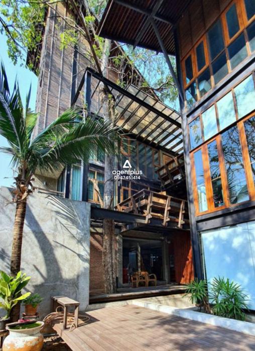 *โฮมออฟฟิศ สตรีวิทยา 2 สไตล์โมเดิร์นทรอปิคอล 3.5 ชั้น 67 ตร.วา โครงสร้างคอนกรีต เหล็ก กระจกและไม้จริง เข้าออกได้หลายทาง อาทิ เลียบด่วนรามอินทรา เกษตร-นวมิทร์ โชคชัย 4 ลาดพร้าว 71