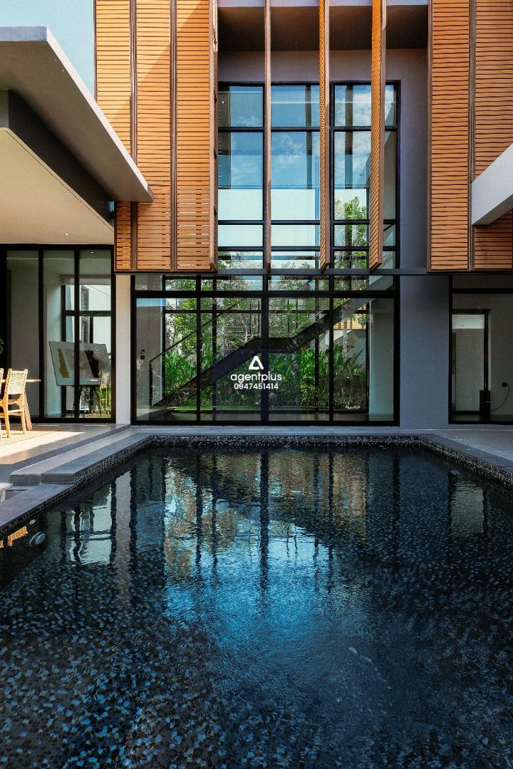 ขายพูลวิลล่าหรู 2 ชั้น บนเนินเขาพัทยา ที่ดินแปลงใหญ่ ดีไซน์ Modern Tropical