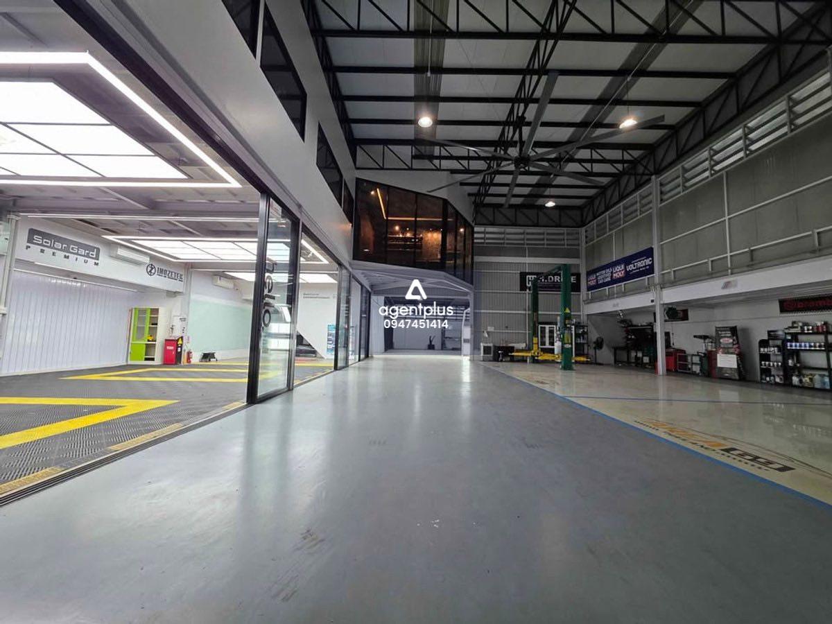 *ให้เช่า โกดังและโชว์รูม ย่านพระราม 9