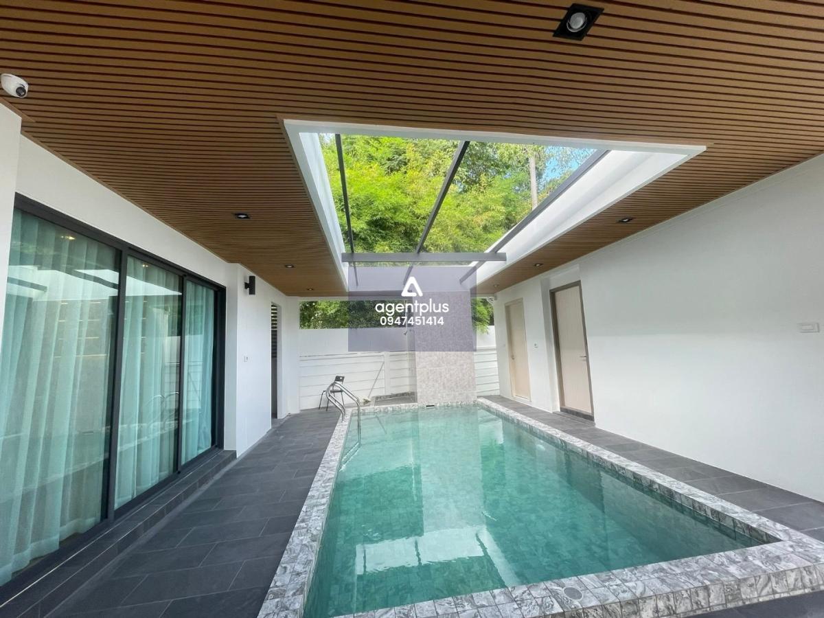 พูลวิลลาชัยพฤกษ์ฝั่งทะเล | Luxury Pool Villa near Jomtien Beach