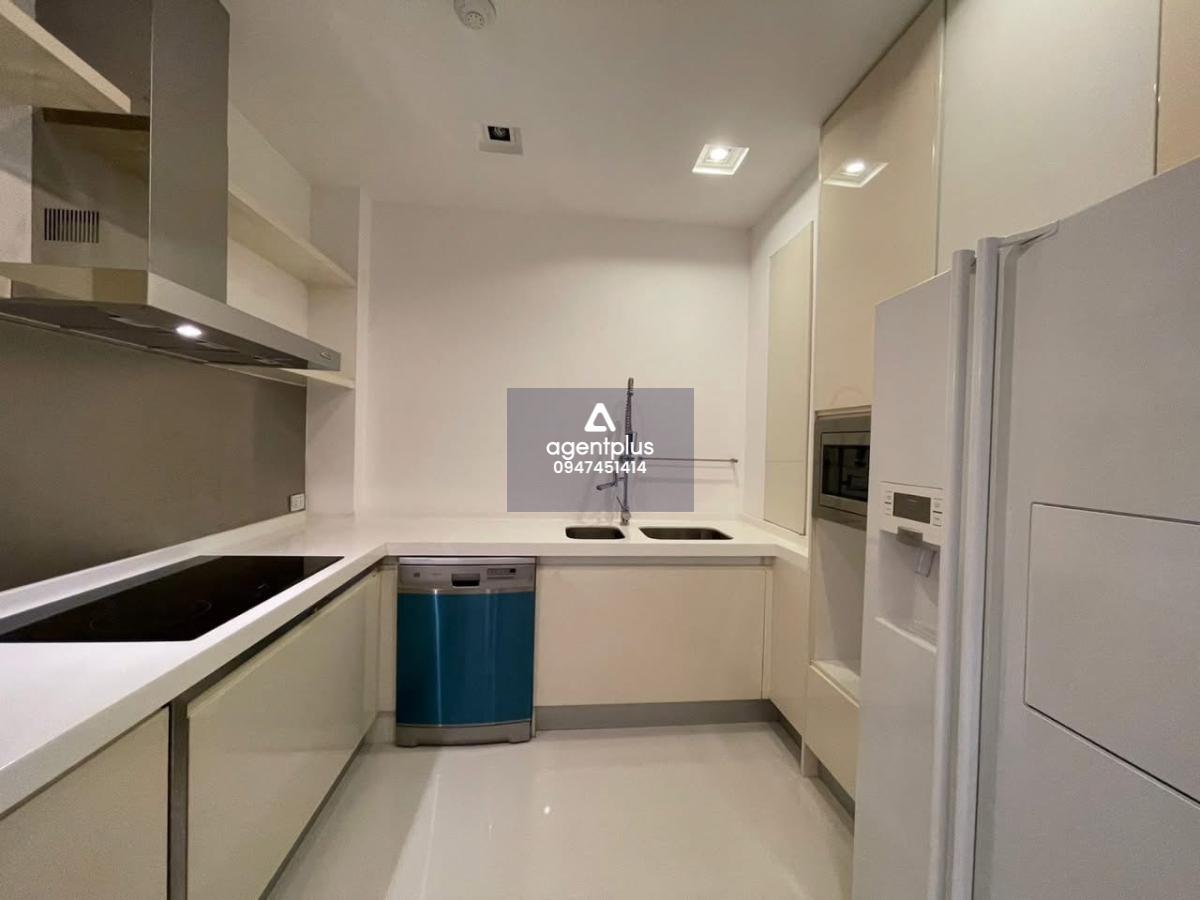 The Sanctuary Wong Amat คอนโดติดทะเล หาดส่วนตัว เดินลงทะเลได้จริง 