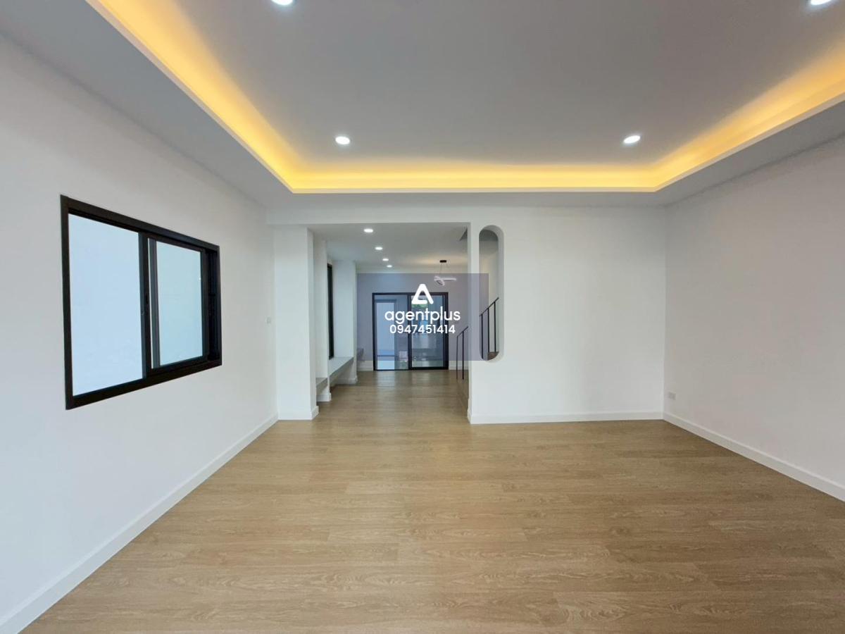 ขาย ทาวน์เฮาส์ 2 ชั้น บ้านสวย รีโนเวทใหม่ ทำเลดี เข้า-ออกได้หลายทาง