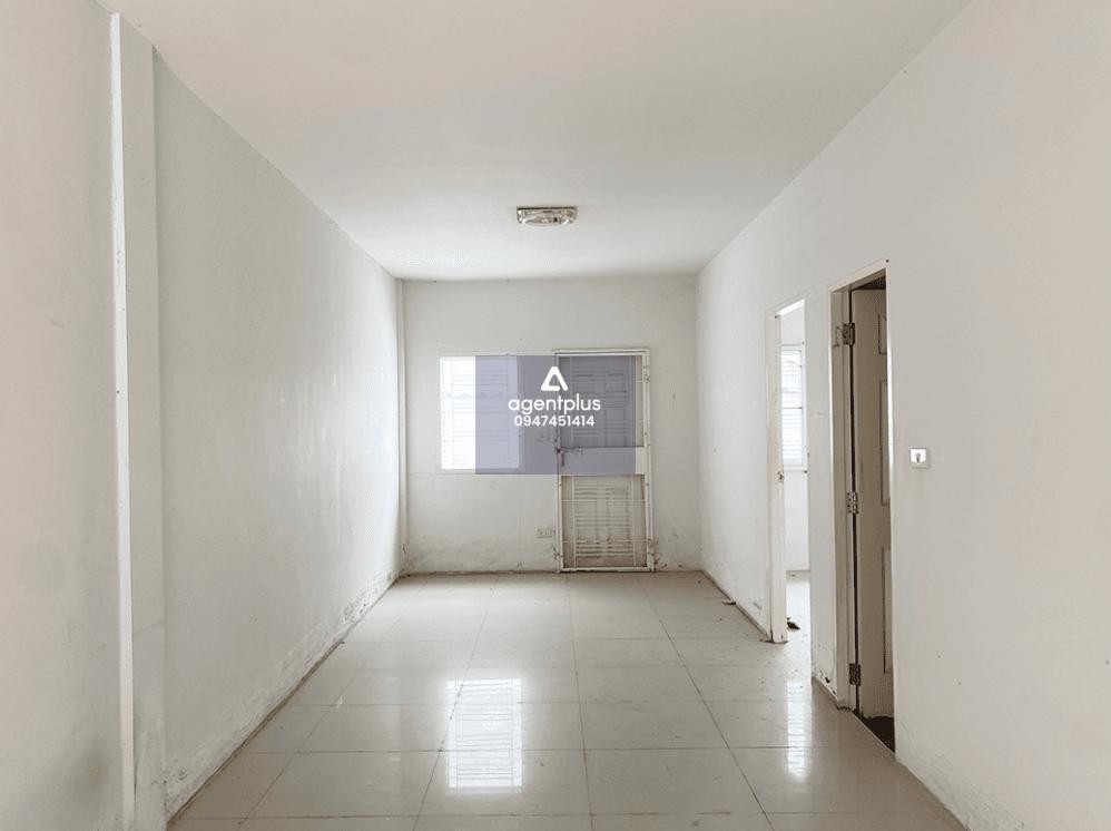 ทาวน์เฮ้าส์ชั้นเดียว ทำเลดีในแหล่งชุมชน การเดินทางเข้า-ออกสะดวก ห่างจากถนนสุขุมวิท (ทล.3) ประมาณ 450 เมตร โครงการบ้านสบาย ระยอง