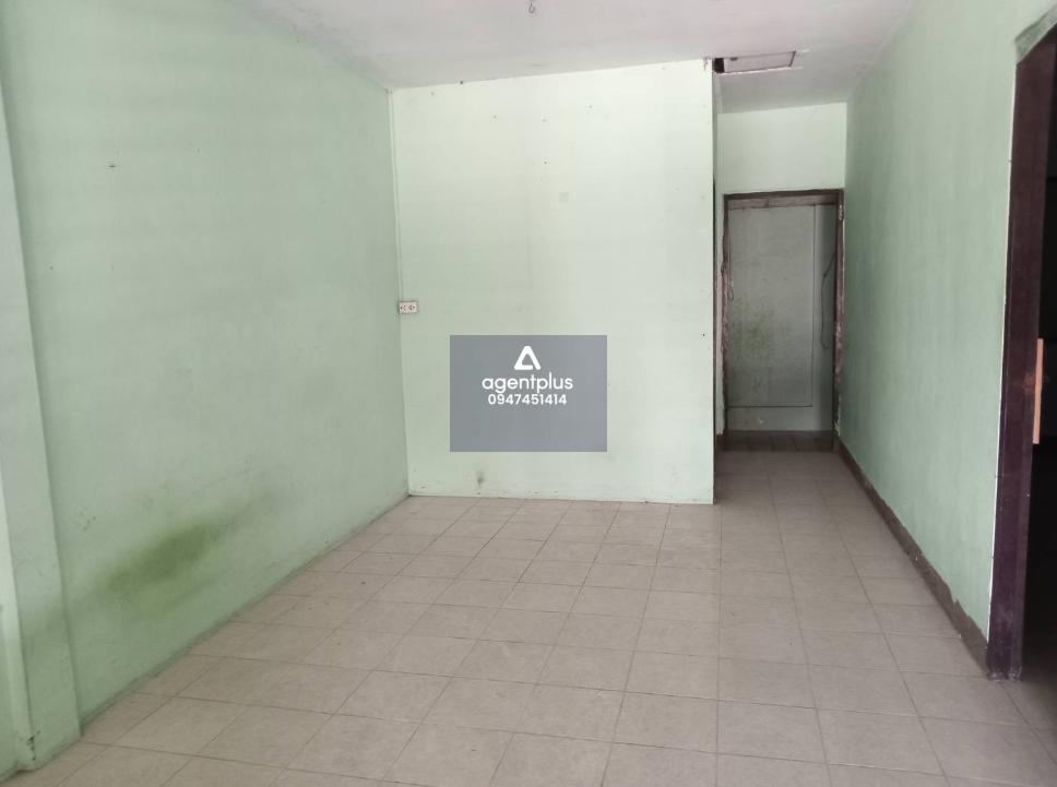 ทาวน์เฮ้าส์ โครงการชื่นสุขใจวิลเลจ ซอย 5 หมู่บ้านชื่นสุขใจวิลเลจ ห่างจาก มจพ.ระยองประมาณ 300 เมตร ตั้งอยู่ในแหล่งชุมชน