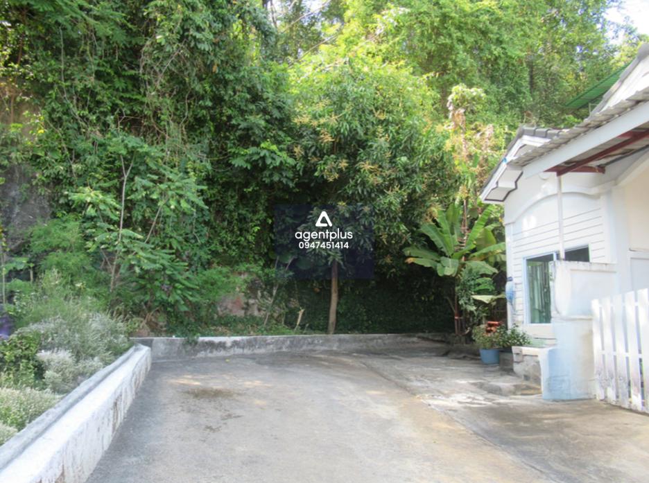 ทาวน์เฮ้าส์ชั้นเดียว ทำเลดีใกล้ถนนดำรง และตั้งอยู่ใกล้สิ่งอำนวยความสะดวก โครงการณัฐกมลดำรง 2 เมืองภูเก็ต