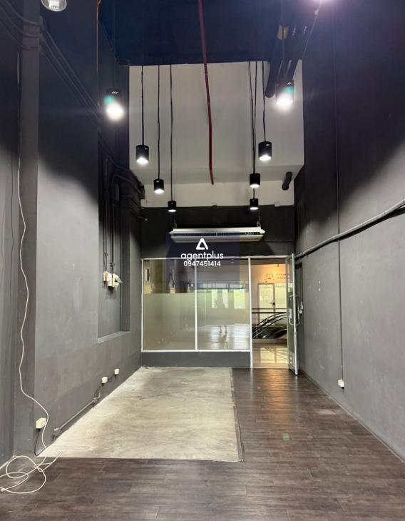 *ศุภาลัย ปาร์ค ศรีนครินทร์ ช้อปร้านค้าให้เช่า ตั้งอยู่ในโครงการ คอนโด  ศุภาลัย ปาร์ค ศรีนครินทร์ ชั้น 2