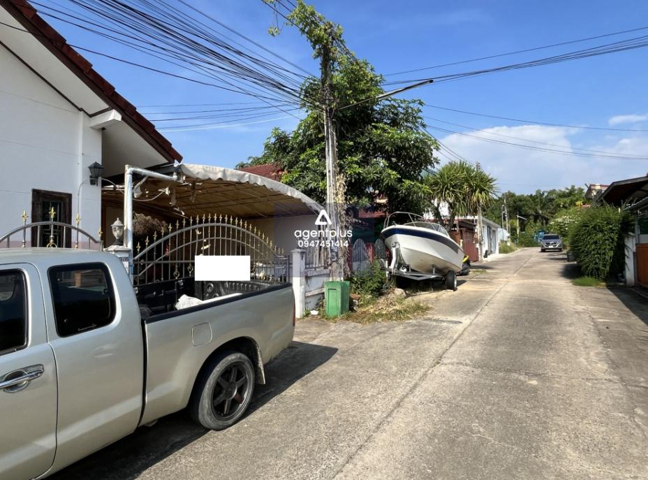 บ้านเดี่ยว โครงการบ้านสวยไม้งาม อยู่ในแหล่งชุมชน เดินทางเข้า-ออกสะดวก