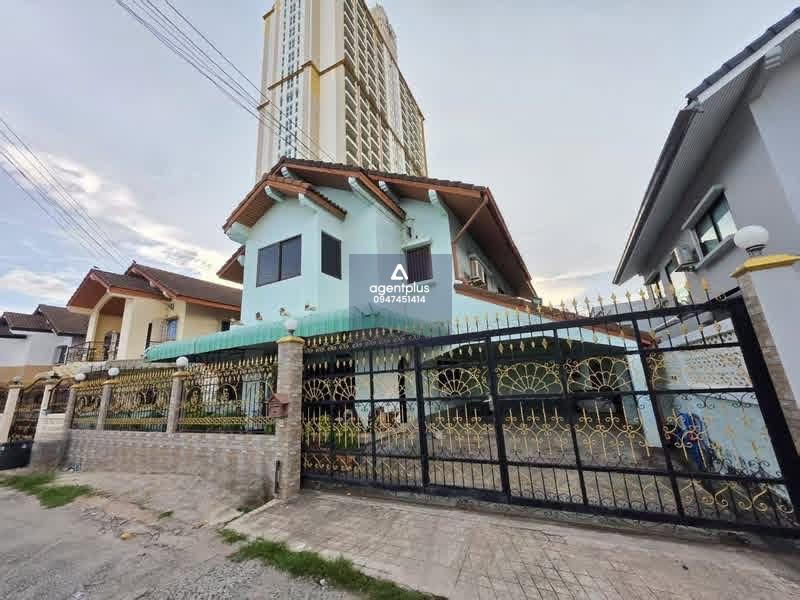 ขายบ้าน 4 ห้องนอน พัทยา  ใกล้หาดพัทยา ใจกลางเมือง เหมาะอยู่อาศัยและลงทุน