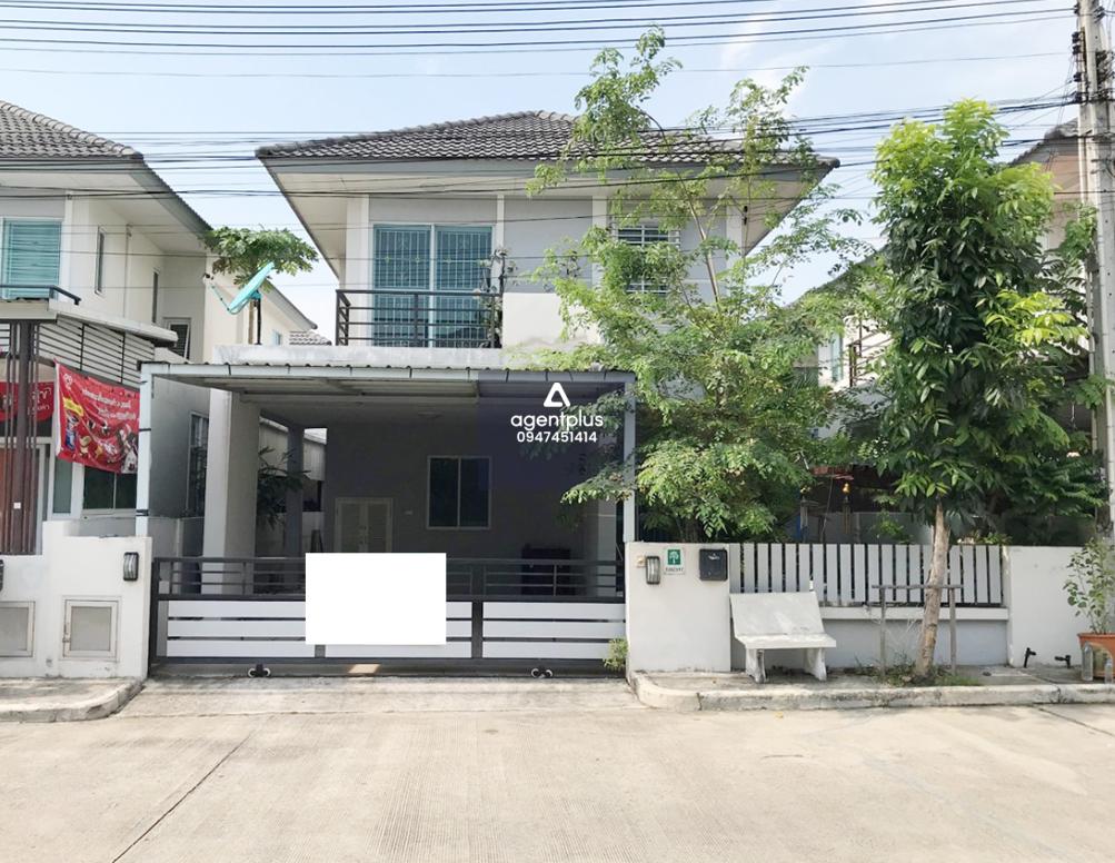 บ้านแฝด 2 ชั้น โครงการเดอะ ทรี ทำเลดี ติดถนน เดินทางเข้า-ออกสะดวก อยู่ในย่านชุมชน