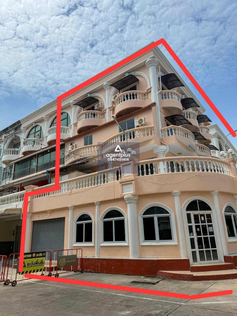 ขายอาคารพาณิชย์ 4 ชั้น (2 คูหาติดกัน) สุดยอดทำเล! ใกล้หาดดงตาลเพียง 100 เมตร ชลบุรี