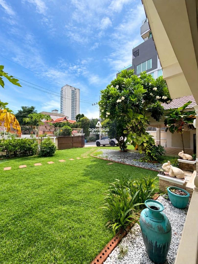 ขายบ้านเดี่ยว 4 ห้องนอน พระตำหนัก พัทยา สระ Jacuzzi ใกล้ทะเล