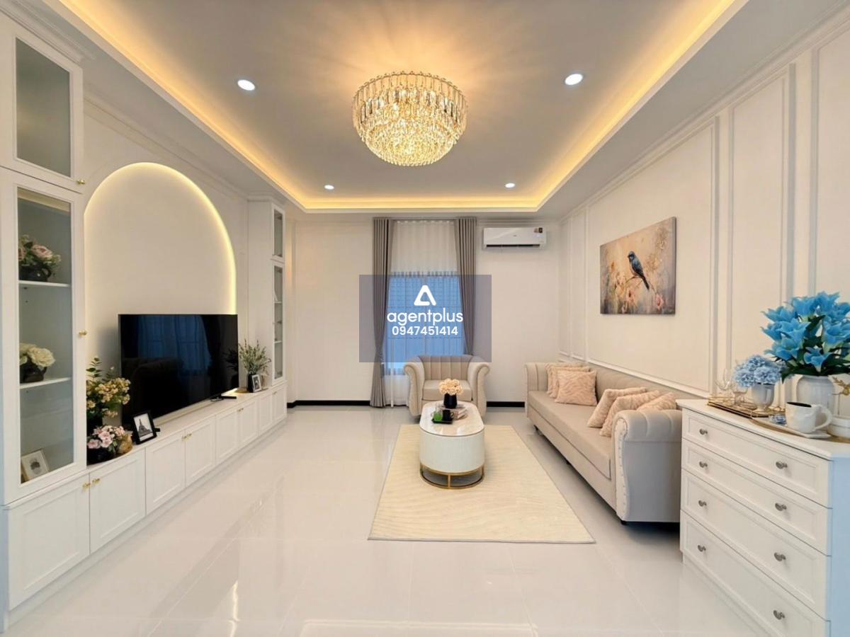 ขายบ้านเดี่ยวสร้างใหม่พร้อมสระว่ายน้ำ เฟอร์นิเจอร์บิ้วอินทั้งหลัง พัทยา