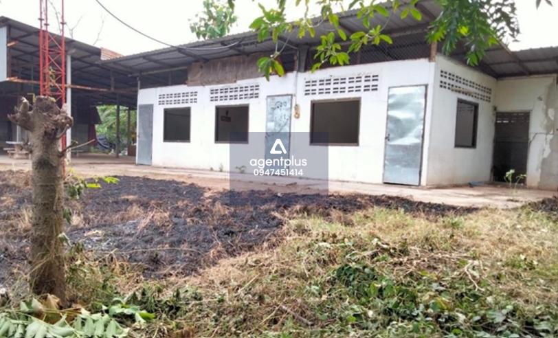 *ขาย ที่ดินพร้อมสิ่งปลูกสร้าง ติดถนนมะลิวัลย์ 