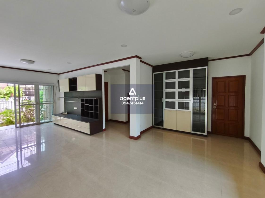 ขายบ้านเดี่ยว โครงการราชาวดี บางมด ปรับปรุงใหม่ บ้านเดี่ยว 2 ชั้น ทำเลดี การคมนาคมสะดวก เหมาะสำหรับครอบครัวที่ต้องการบ้านพร้อมอยู่ในย่านบางมด