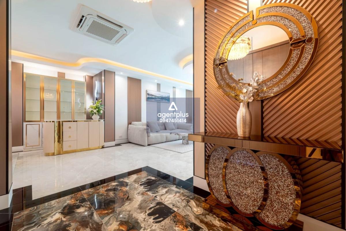 ขายพูลวิลล่าหรูพัทยา สไตล์ Modern Marble
