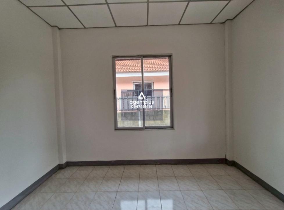 โครงการฟายน์โฮม ซอยรักษาสัตว์ บ้านเดี่ยวชั้นเดียว ซอยชมวิว 5/2-1 ห่างจากถนนสุขุมวิท(ทล.3) ประมาณ 1.5 กม. ทำเลดี เดินทางสะดวก แวดล้อมด้วยแหล่งชุมชน สาธารณูปโภคพร้อม