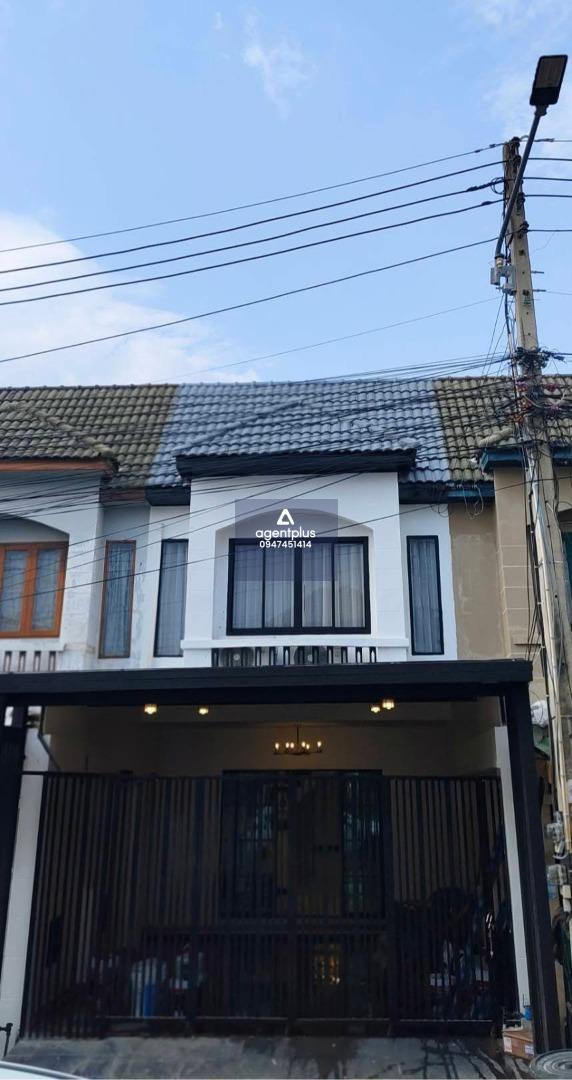 ขายทาวน์เฮาส์2ชั้น  2ห้องนอน ในหมู่บ้านฉัตรแก้ว พัทยา