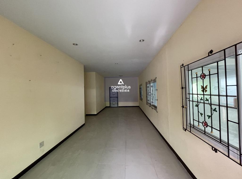 บ้านเดี่ยวชั้นเดียว ภายในกว้างขวางด้วยพื้นที่ใช้สอยขนาด 158 ตร.ม. ทำเลโครงการติดถนนปลวกแดง-ห้วยปราบ(รย.3013) เป็นโครงการขนาดใหญ่ เดินทางเข้า-ออกสะดวก โครงการสมาร์ทแลนด์ พาร์คฮิลล์ ระยอง