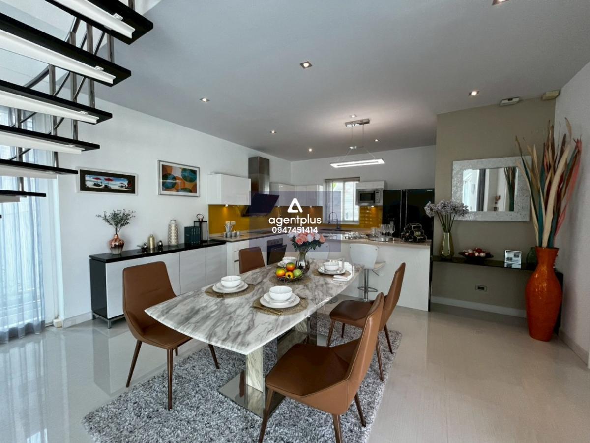 ขายพูลวิลล่าสุดหรู ใจกลางจอมเทียน – Palm Oasis Villas
