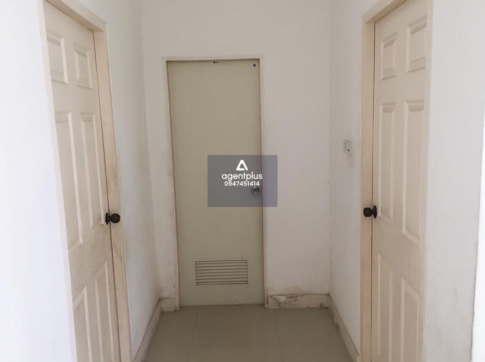 บ้านเดี่ยวชั้นเดียว มายด์เพลสบึง ศรีราชา ถนนสายชลบุรี-พัทยา (สาย 7) แยกเข้าถนนสายอ่าวอุดม-ปากร่วม (ชบ.1032) ระยะทาง 3 กม. แยกเข้าถนนซอยชุมชนบึงบน 3 ประมาณ 88 เมตร ทำเลดี เดินทาง-เข้าออกสะดวก สาธารณูปโภคพร้อม เหมาะอยู่อาศัย